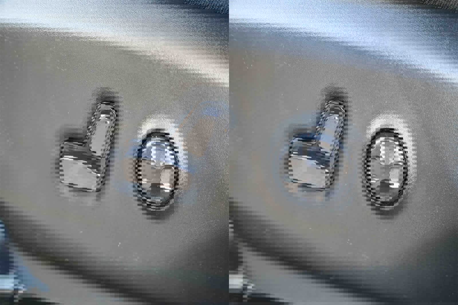 Used 2024 Chrysler Pacifica Touring-L image 21