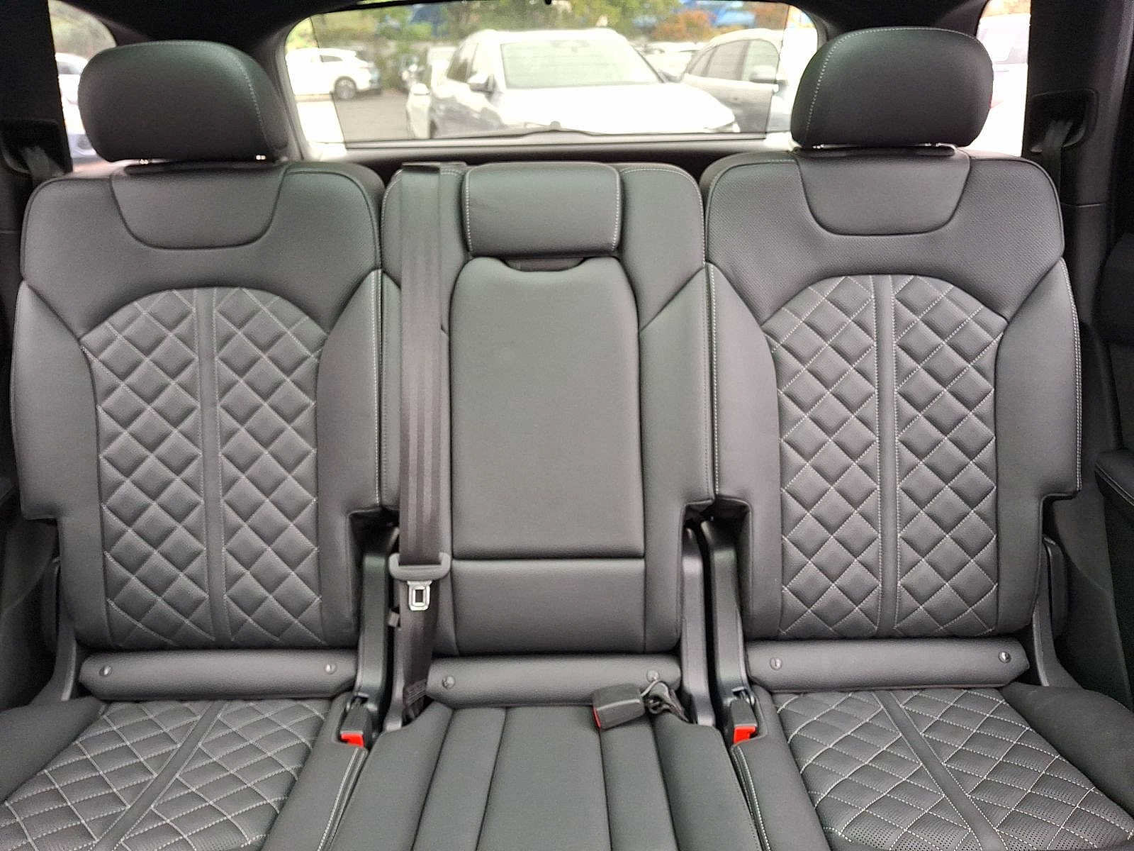 Used 2025 Audi SQ7 Premium Plus AWD/4WD image 13