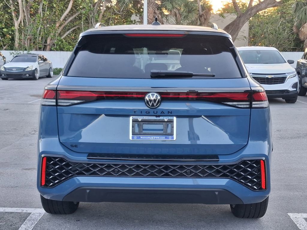 New 2026 Volkswagen Tiguan SE R-Line FWD image 4