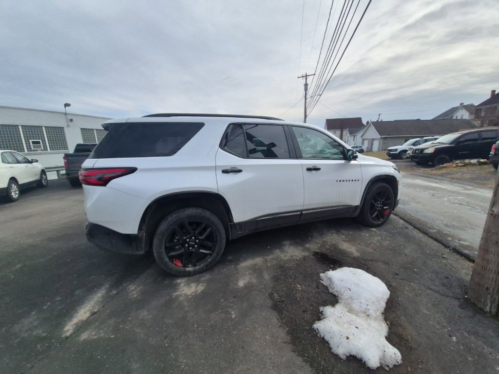 Used 2023 Chevrolet Traverse Premier w/ Redline Edition image 8