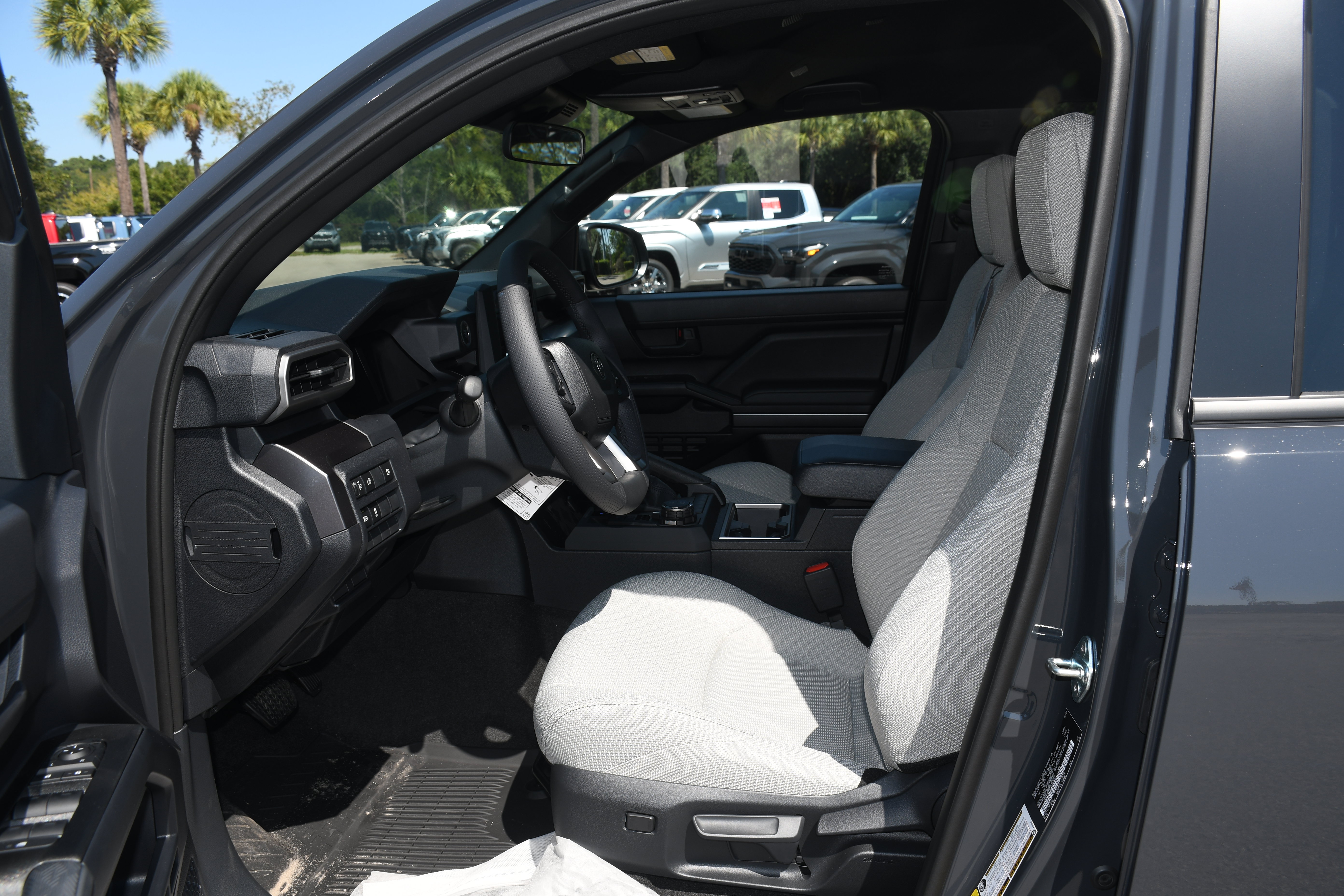 New 2026 Toyota 4Runner SR5 AWD/4WD image 3