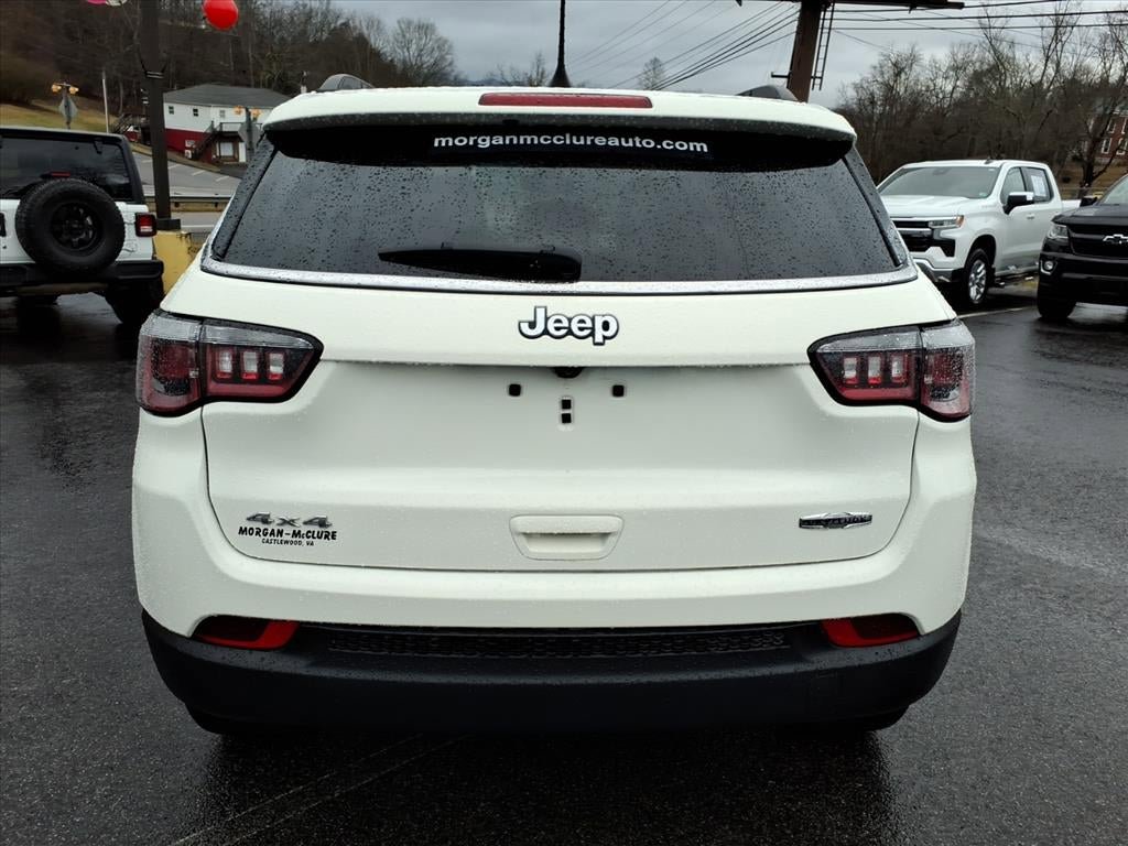 Used 2019 Jeep Compass Latitude w/ Cold Weather Group AWD/4WD image 6