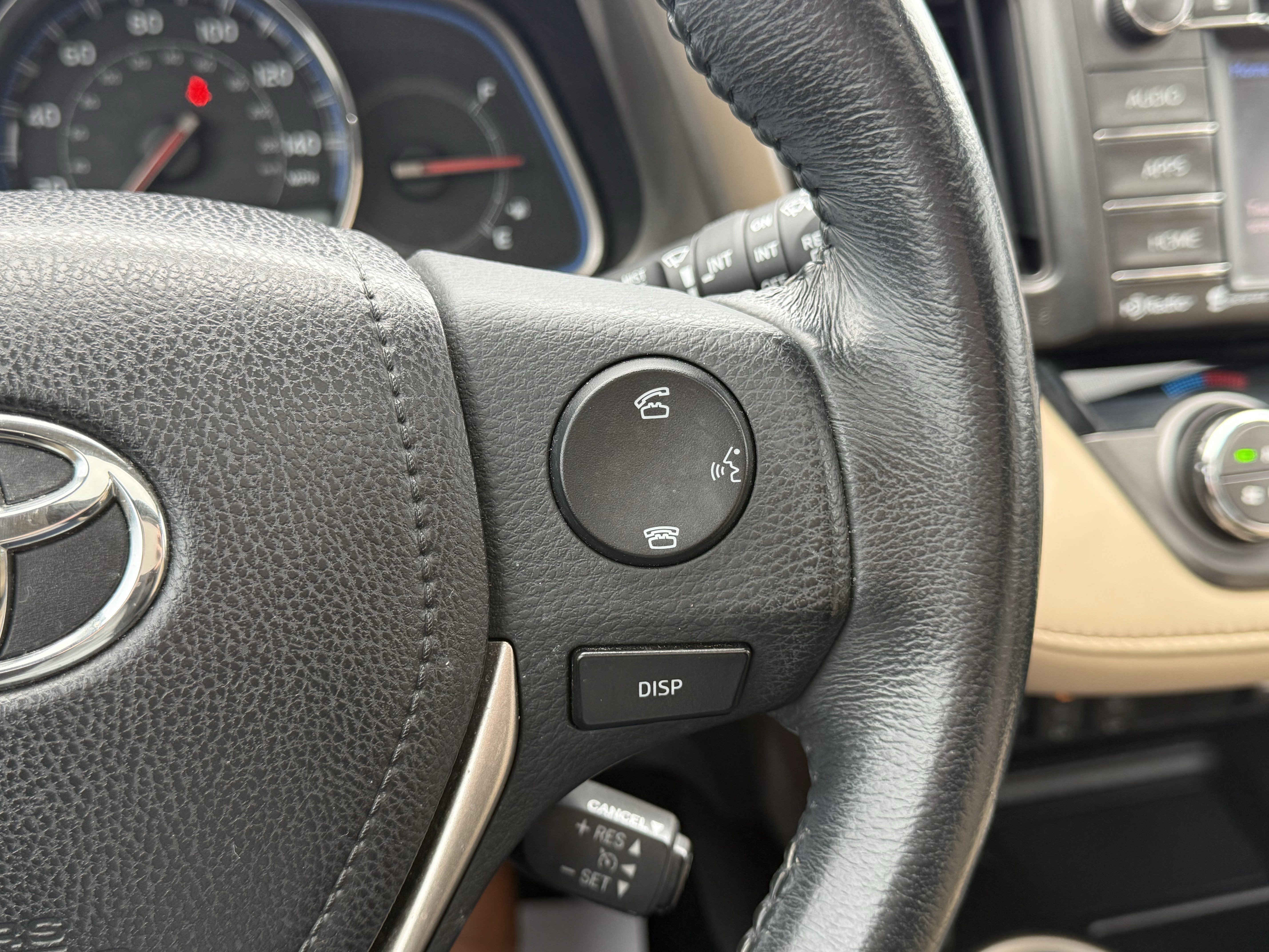 Used 2014 Toyota RAV4 Limited w/ Technology Package image 17