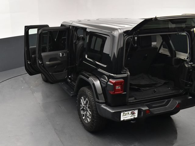 Used 2024 Jeep Wrangler Unlimited Sahara w/ Dual Top Group AWD/4WD image 25