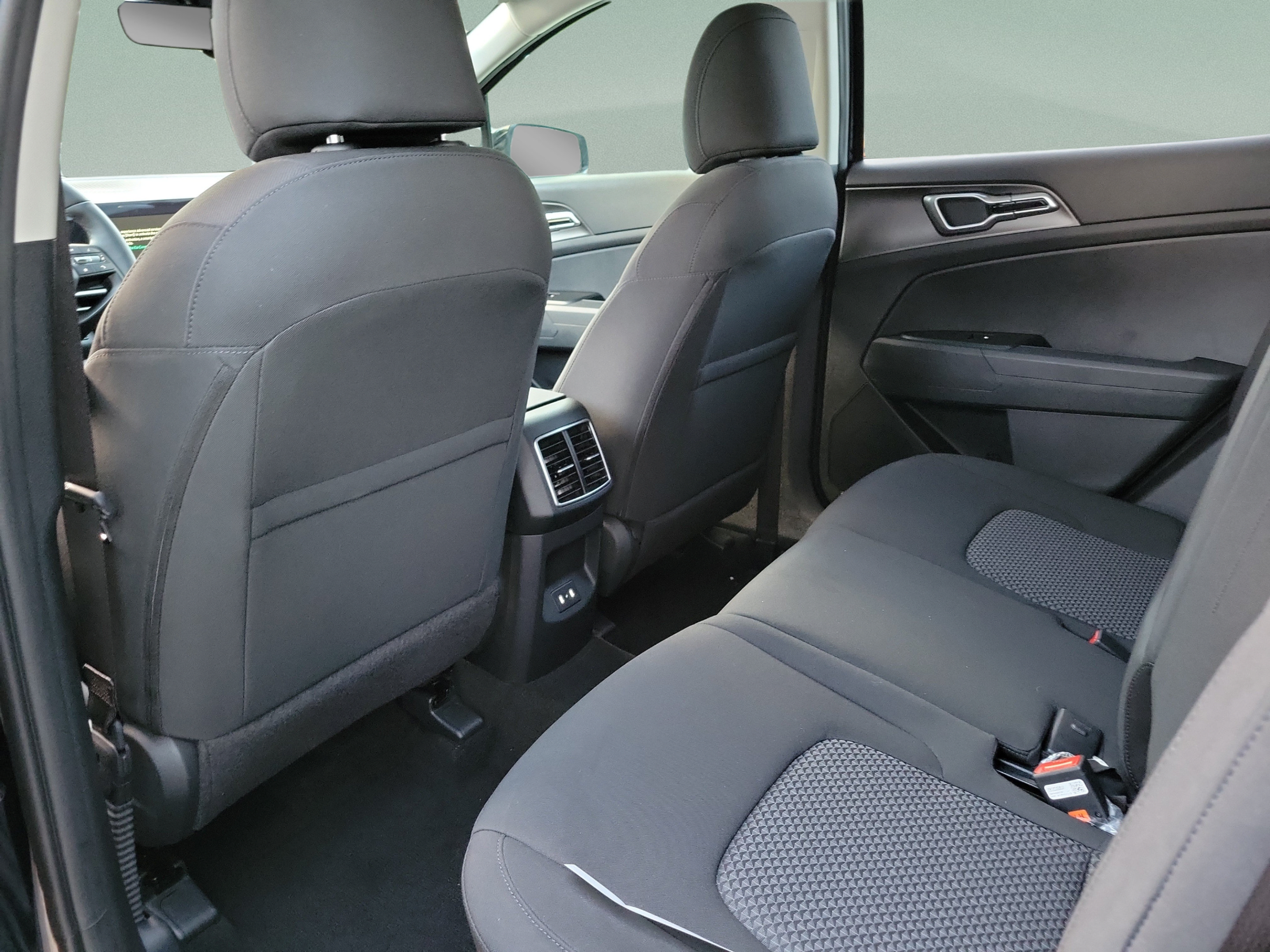 New 2027 Kia Sportage LX FWD image 8