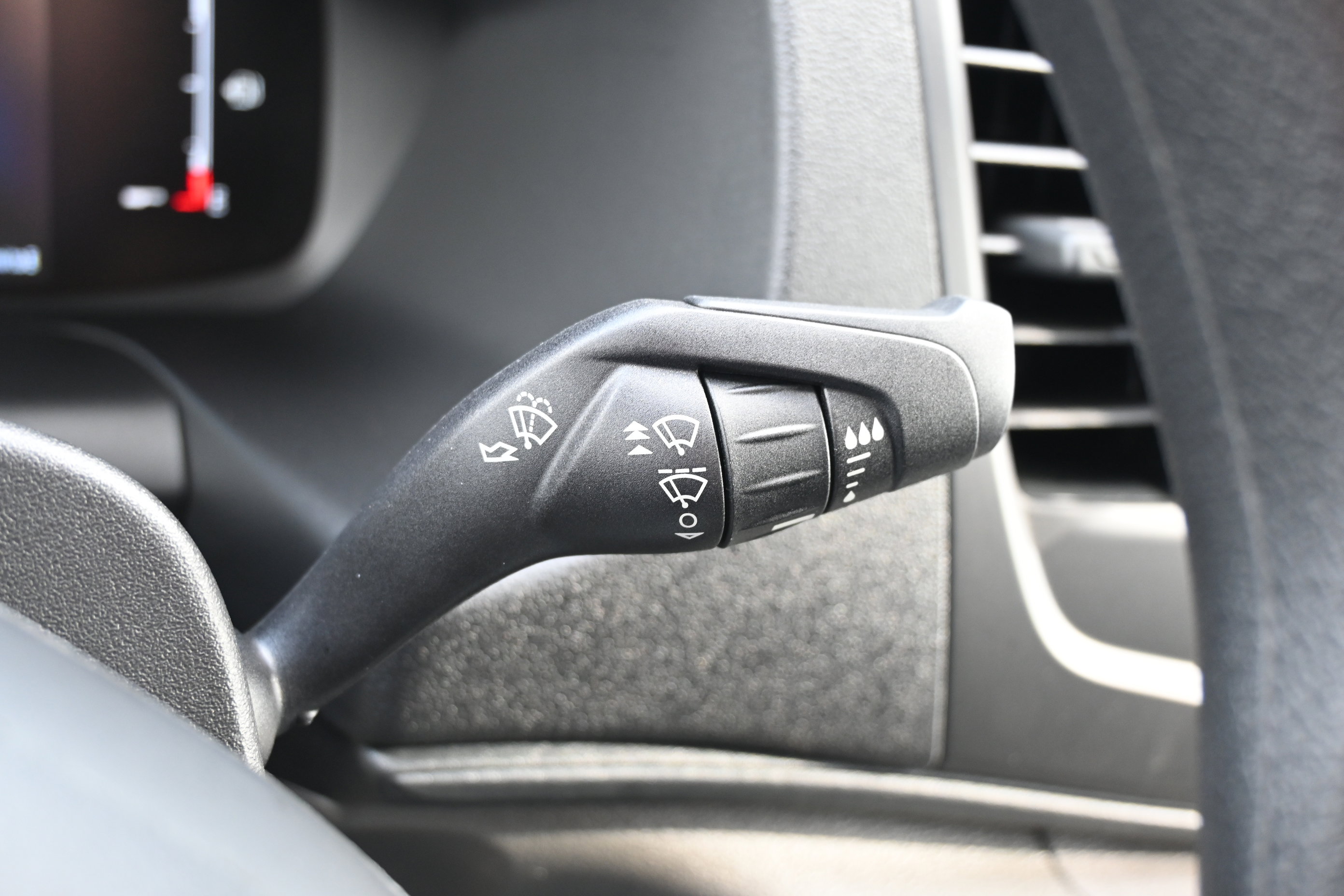 New 2026 Ford Transit 250 148 Medium Roof w/ Load Area Protection Package image 23