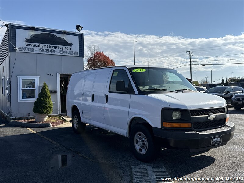 Used 2011 Chevrolet Express 2500 RWD image 3