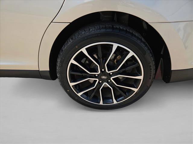 Used 2018 Ford Taurus SEL w/ Equipment Group 201A image 9
