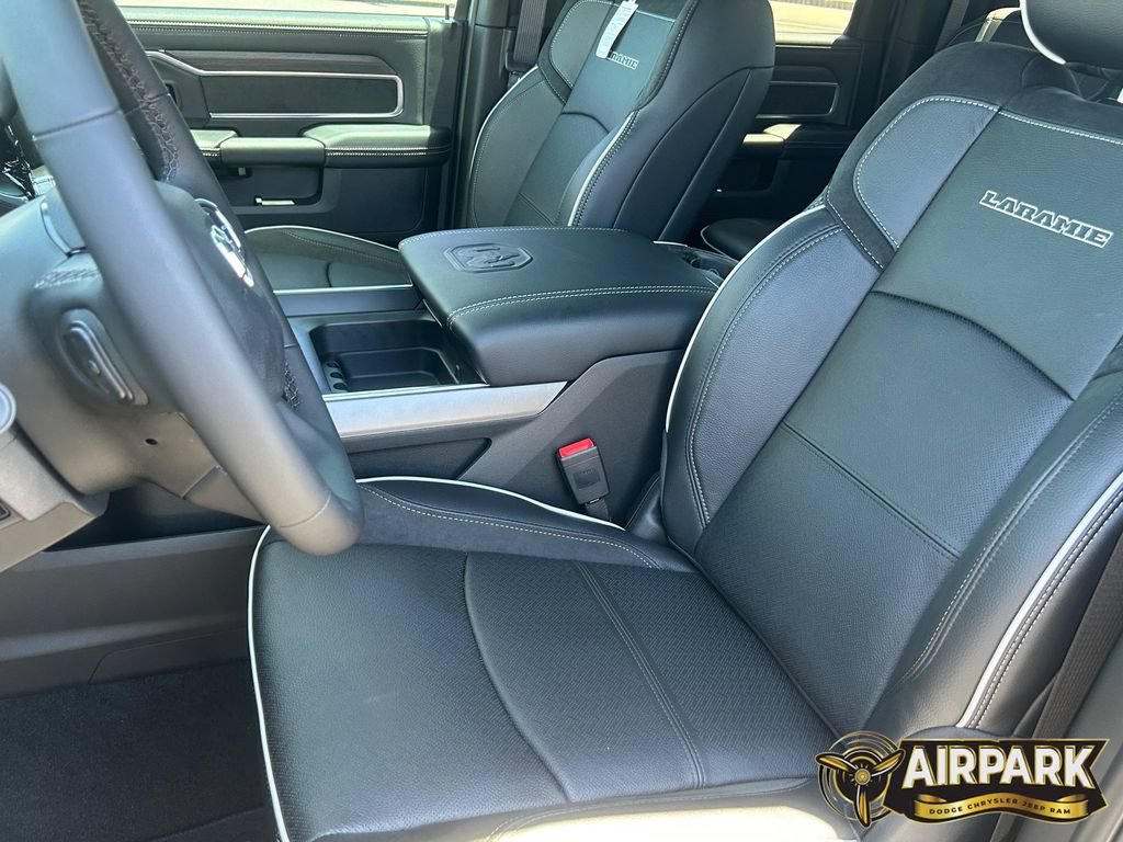 New 2026 RAM 2500 Laramie AWD/4WD image 16