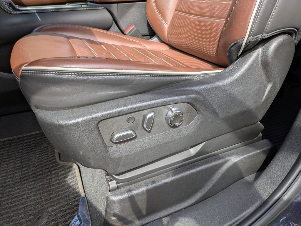 Used 2023 GMC Yukon Denali Ultimate image 13