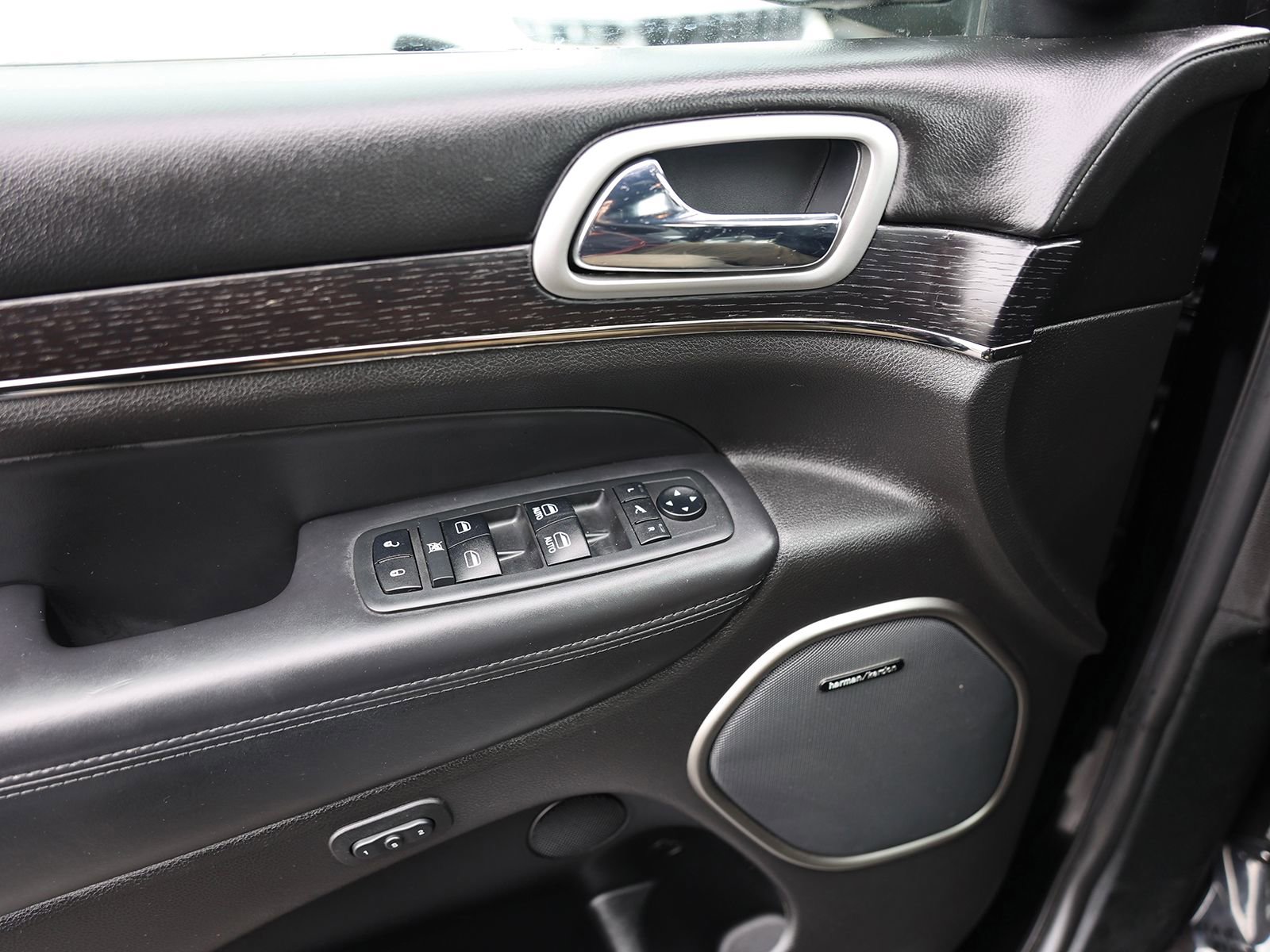 Used 2018 Jeep Grand Cherokee High Altitude image 34