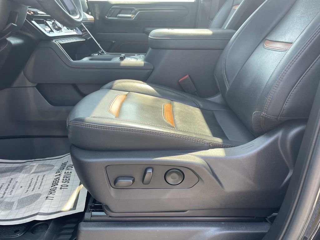 Used 2024 GMC Sierra 2500 AT4 w/ AT4 Premium Plus Package AWD/4WD image 19
