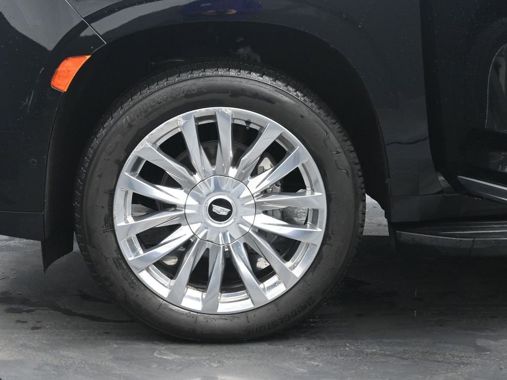 Used 2023 Cadillac Escalade ESV Premium Luxury image 36