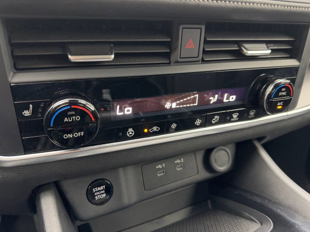 Used 2024 Nissan Rogue SV w/ SV Premium Package image 65