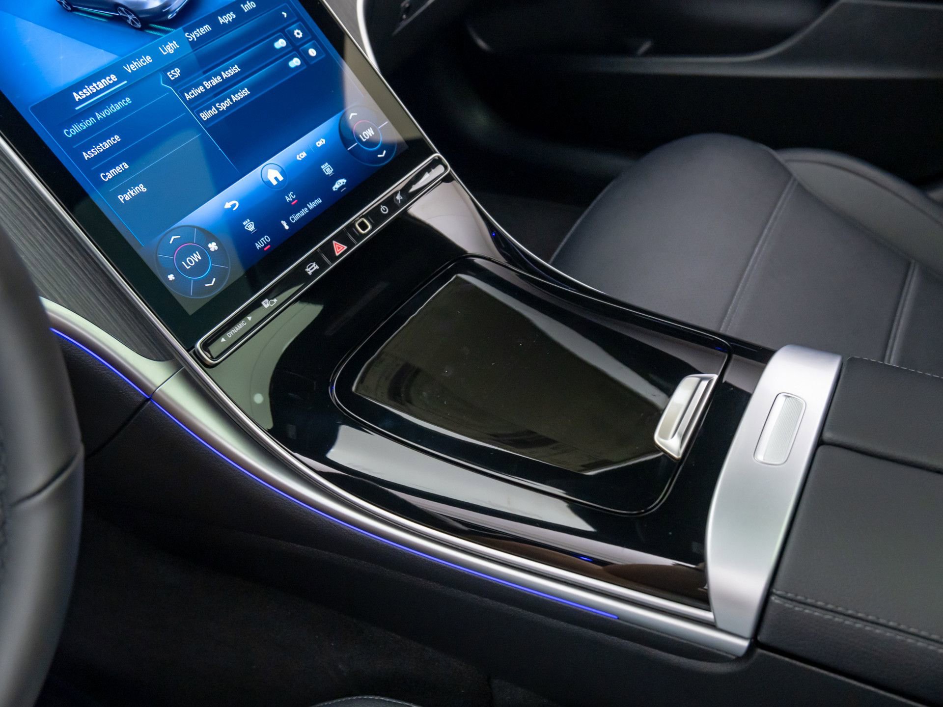 New 2025 Mercedes-Benz C 300 4MATIC Sedan image 13