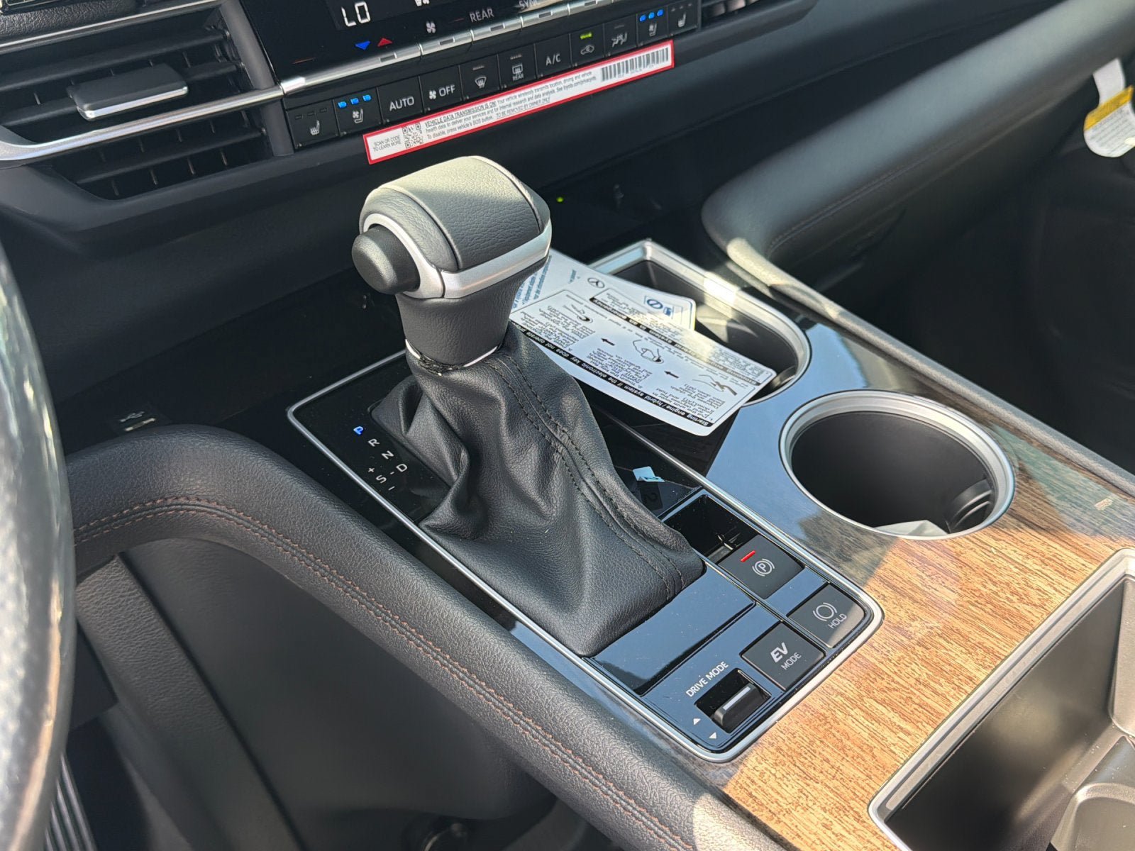New 2026 Toyota Sienna Platinum AWD/4WD image 20