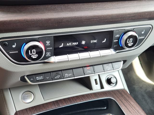 Used 2023 Audi Q5 e Premium Plus w/ Premium Plus Package AWD/4WD image 17
