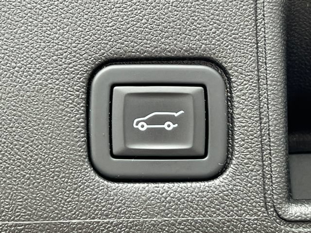 Used 2023 GMC Terrain SLT w/ Infotainment Package II AWD/4WD image 38