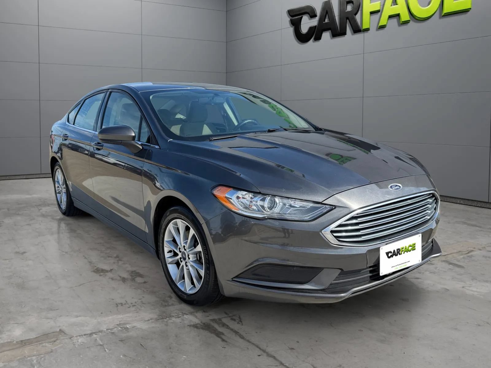 Used 2017 Ford Fusion SE w/ Fusion SE Technology Package FWD image 4