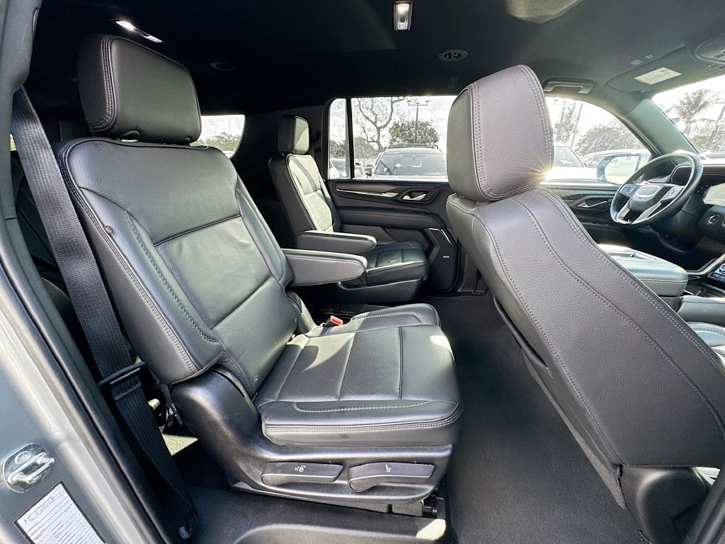 Used 2024 GMC Yukon XL Denali RWD image 30
