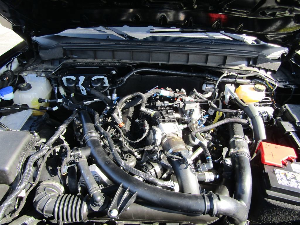 Used 2025 Ford Bronco Badlands AWD/4WD image 13