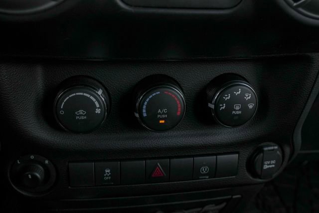 Used 2016 Jeep Wrangler Unlimited Sahara w/ Connectivity Group image 46