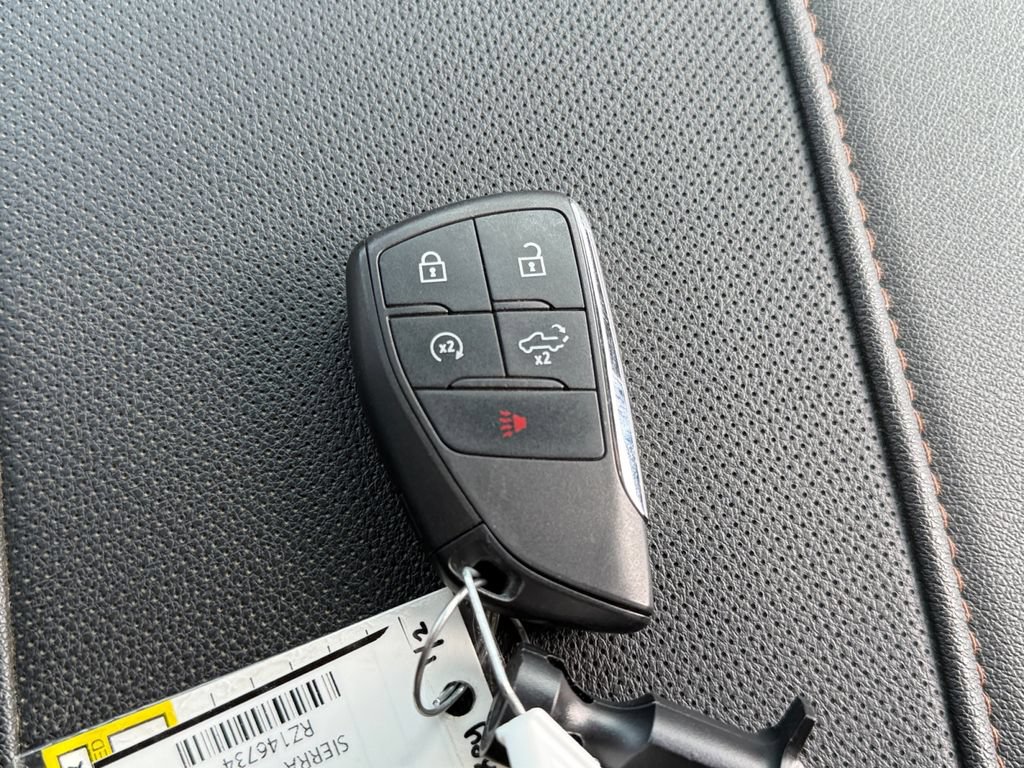 Used 2024 GMC Sierra 1500 AT4 w/ Technology Package AWD/4WD image 43