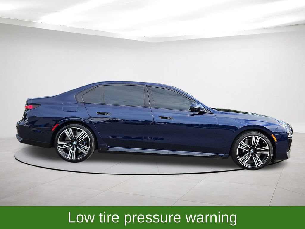Used 2026 BMW 760i xDrive w/ Executive Package AWD/4WD image 8