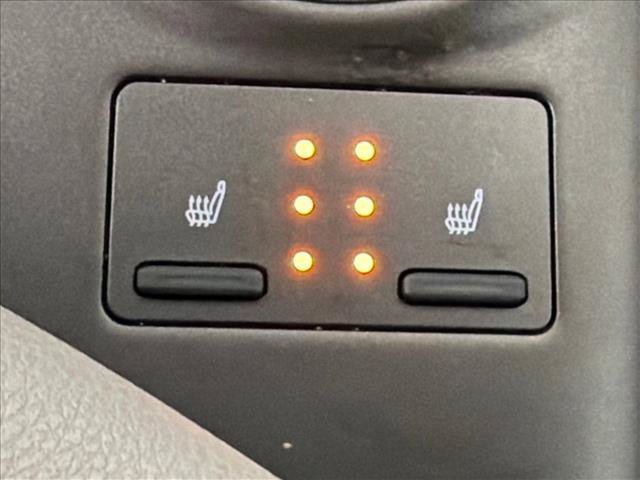 Used 2022 Toyota Camry XLE FWD image 30