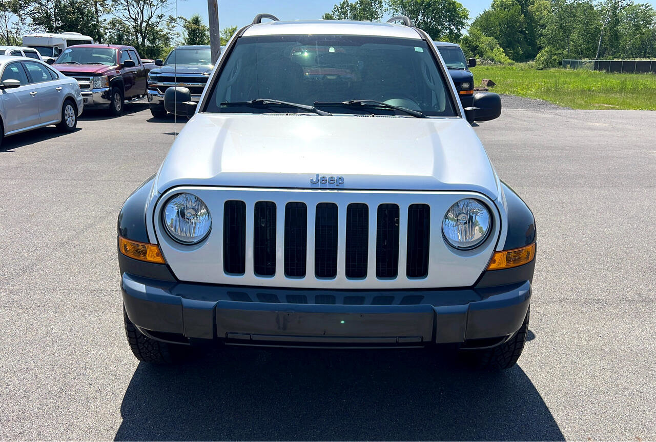 Used 2005 Jeep Liberty Renegade image 8