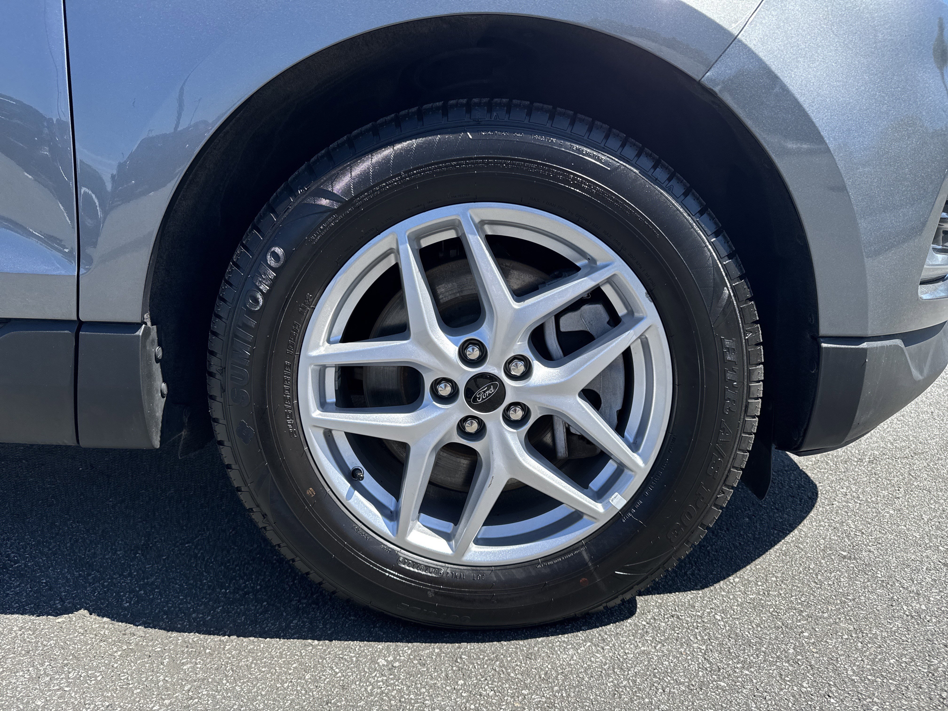 Used 2023 Ford Edge SEL image 11