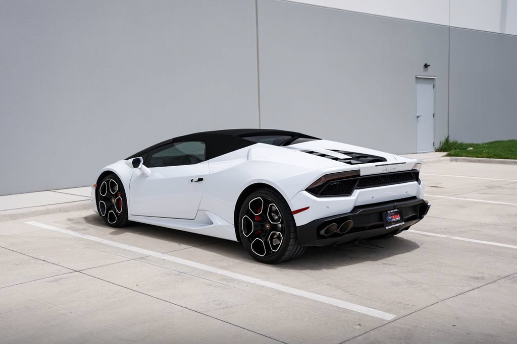 Used 2019 Lamborghini Huracan LP 580-2 RWD image 34