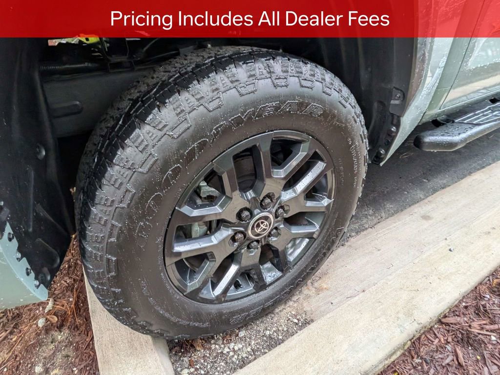 Used 2025 Toyota Tundra Limited AWD/4WD image 8