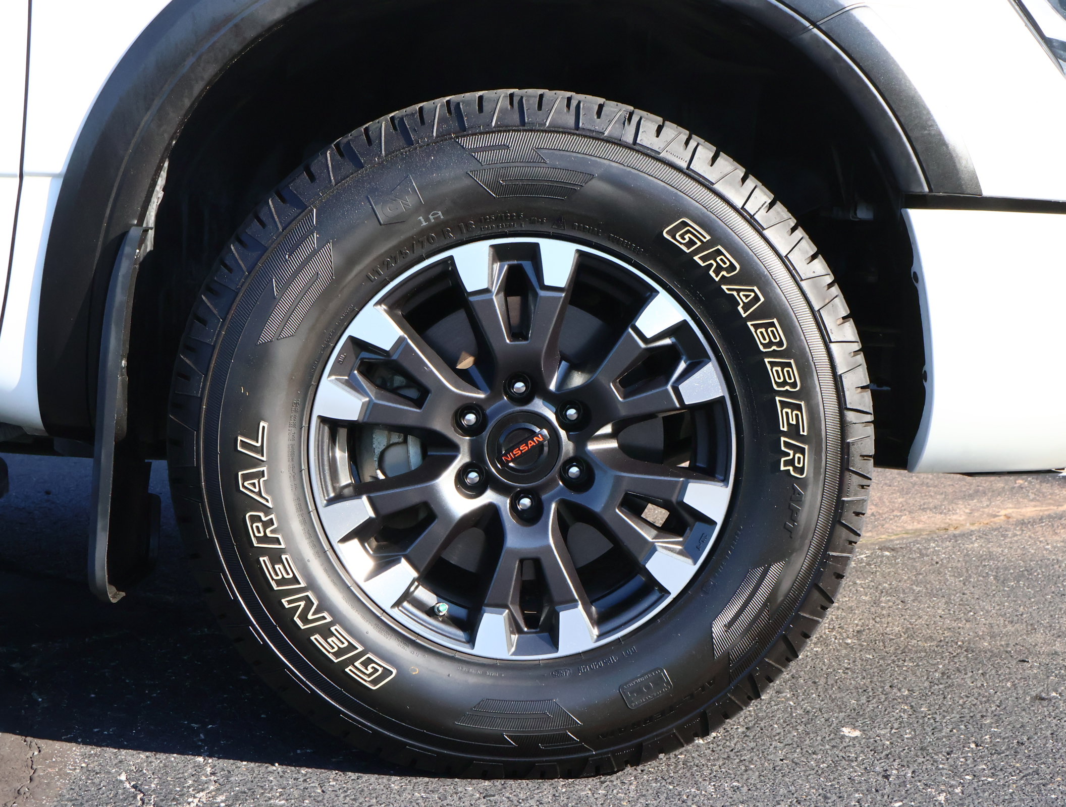 Used 2021 Nissan Titan PRO-4X w/ Pro-4x Convenience Package AWD/4WD image 27