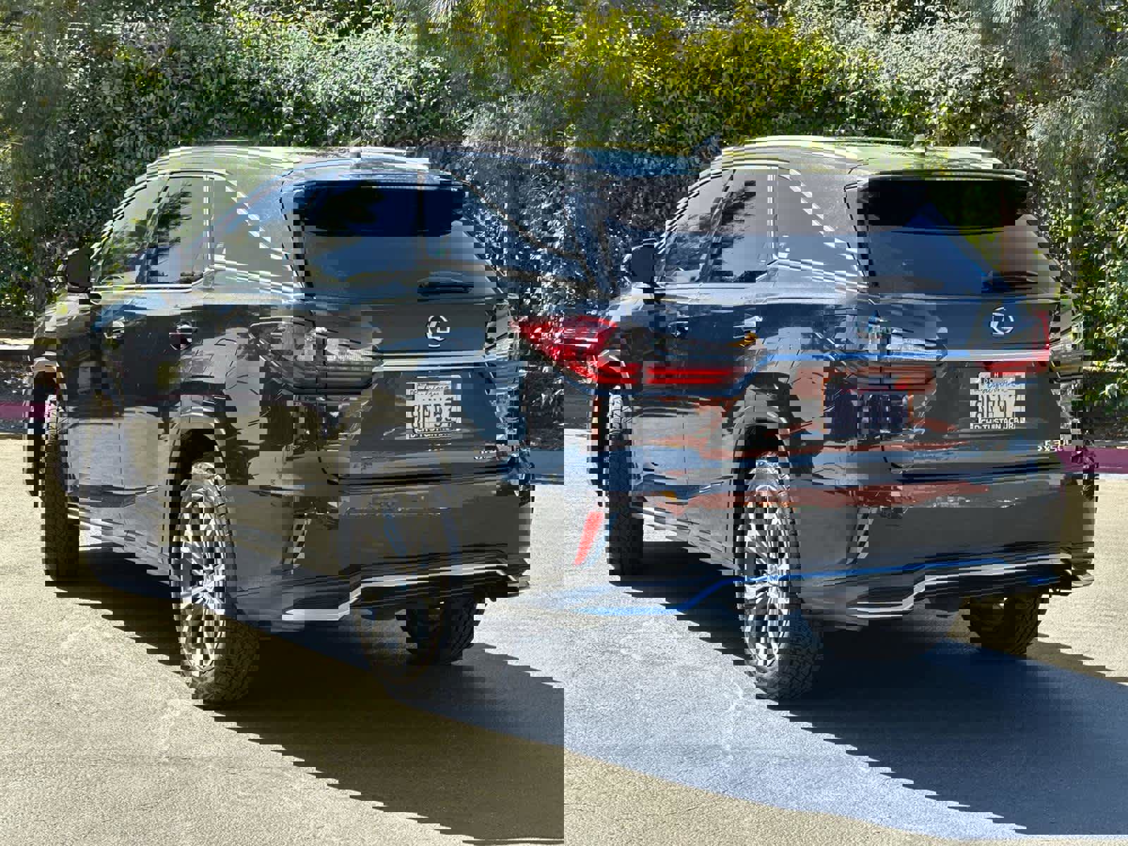 Used 2020 Lexus RX 350L FWD w/ Premium Package image 4