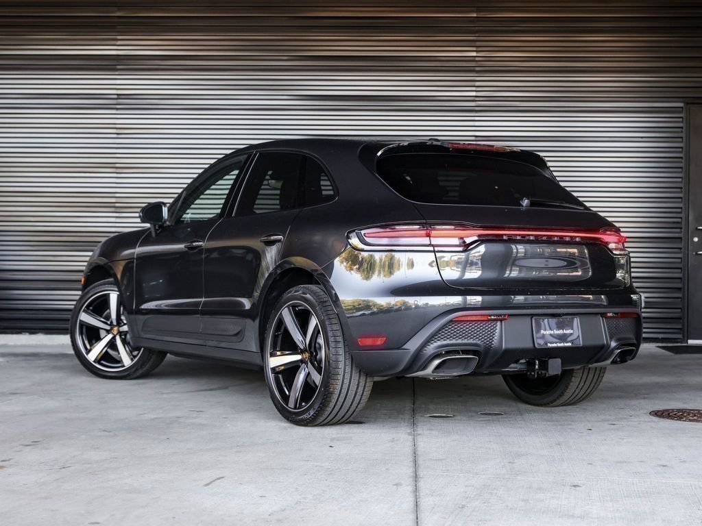 Certified 2026 Porsche Macan AWD/4WD image 3