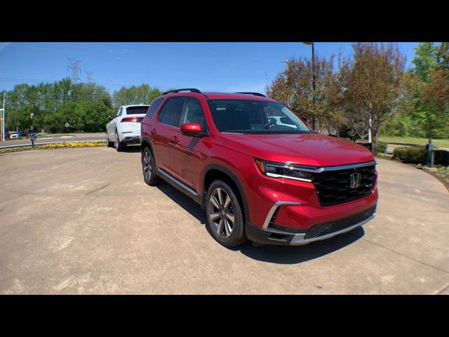 Used 2025 Honda Pilot Elite image 2
