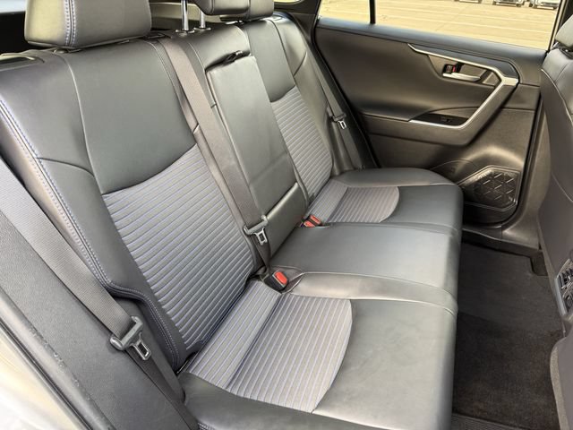 Used 2025 Toyota RAV4 XSE AWD/4WD image 28