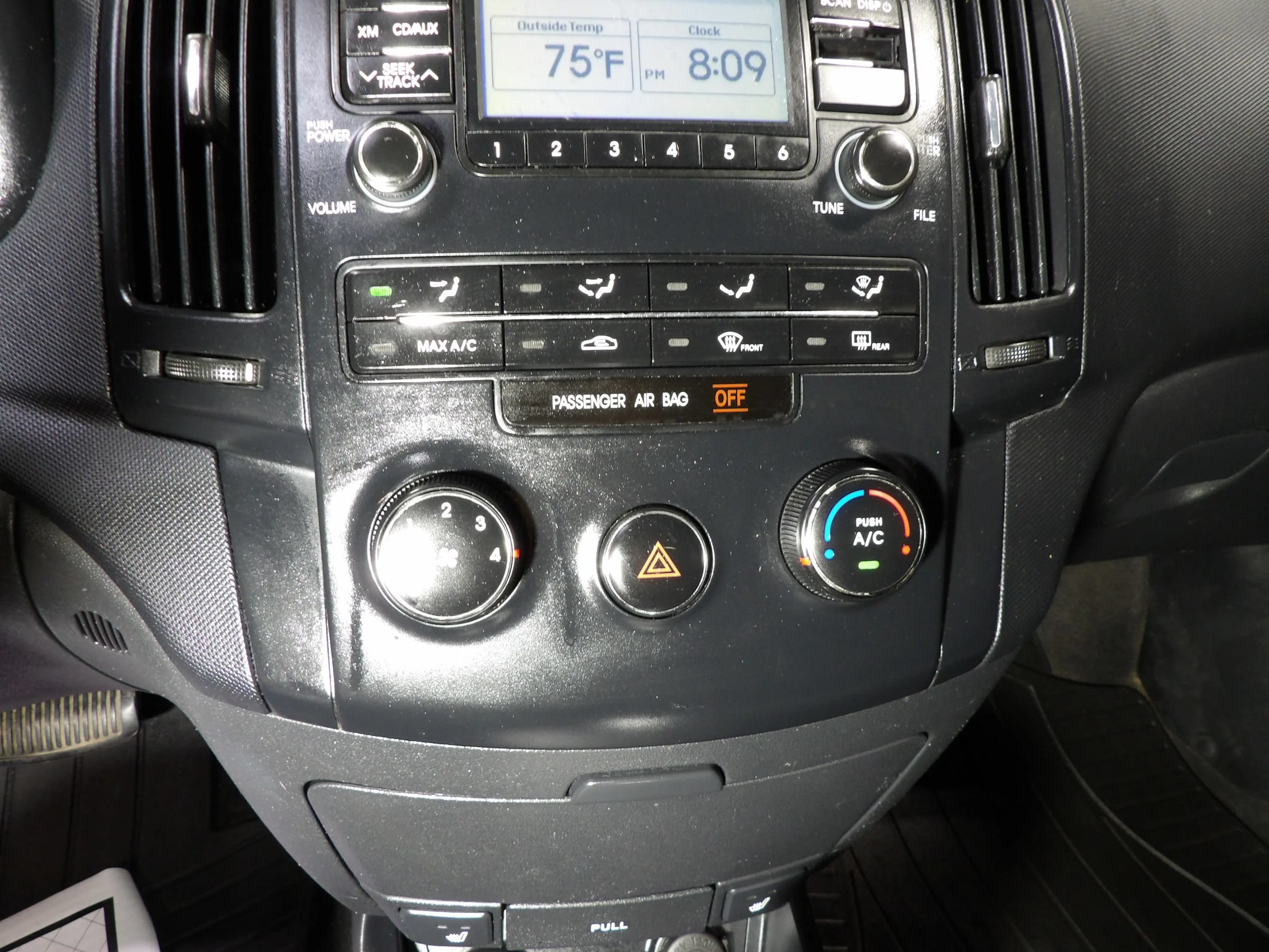 Used 2010 Hyundai Elantra SE FWD image 14