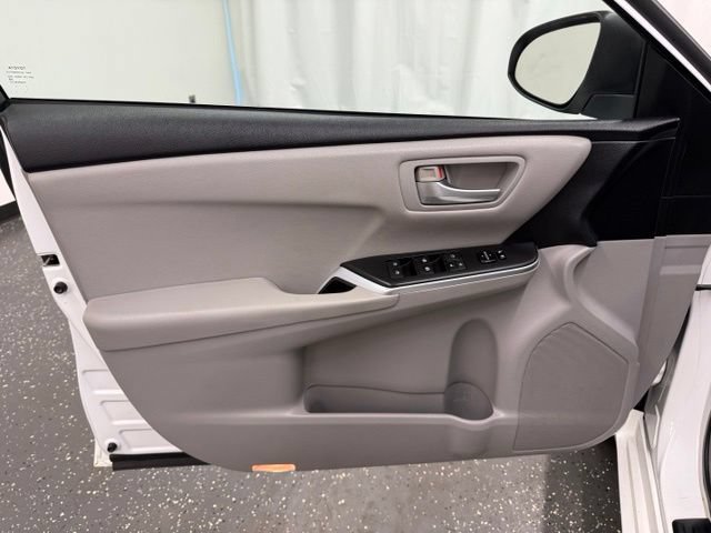 Used 2015 Toyota Camry LE FWD image 10
