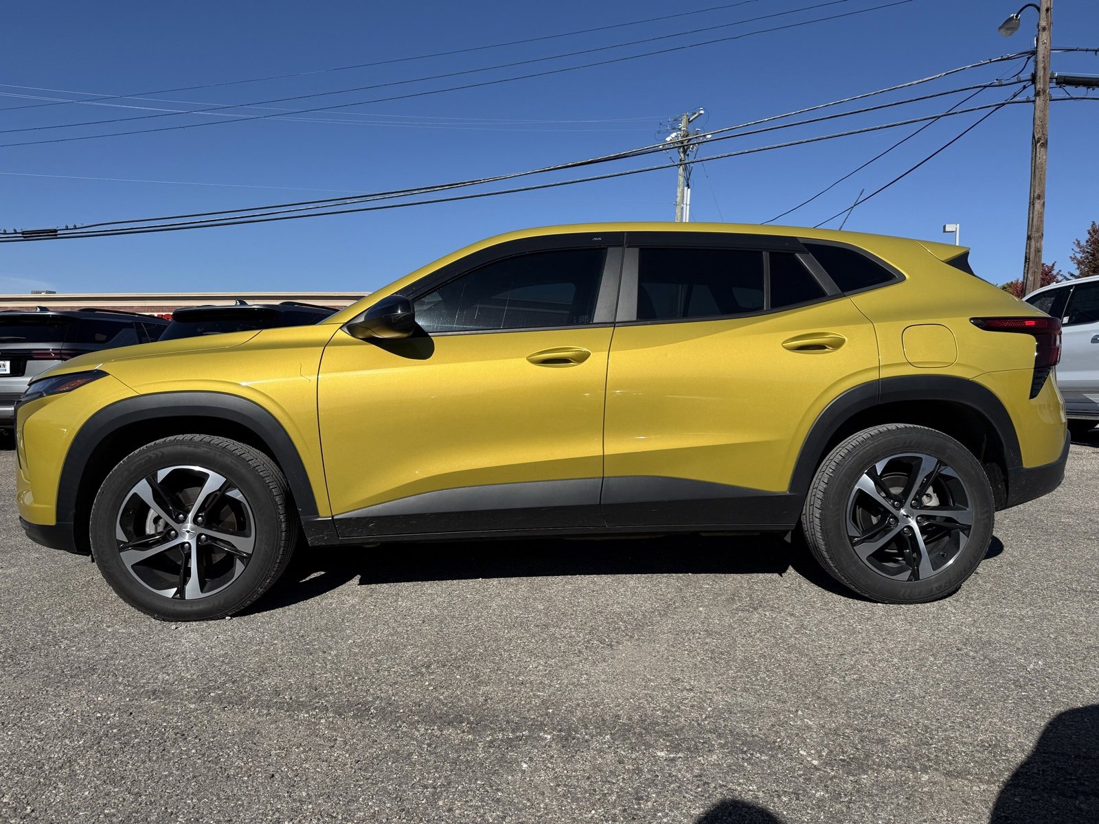Used 2024 Chevrolet Trax RS w/ Sunroof Package image 3