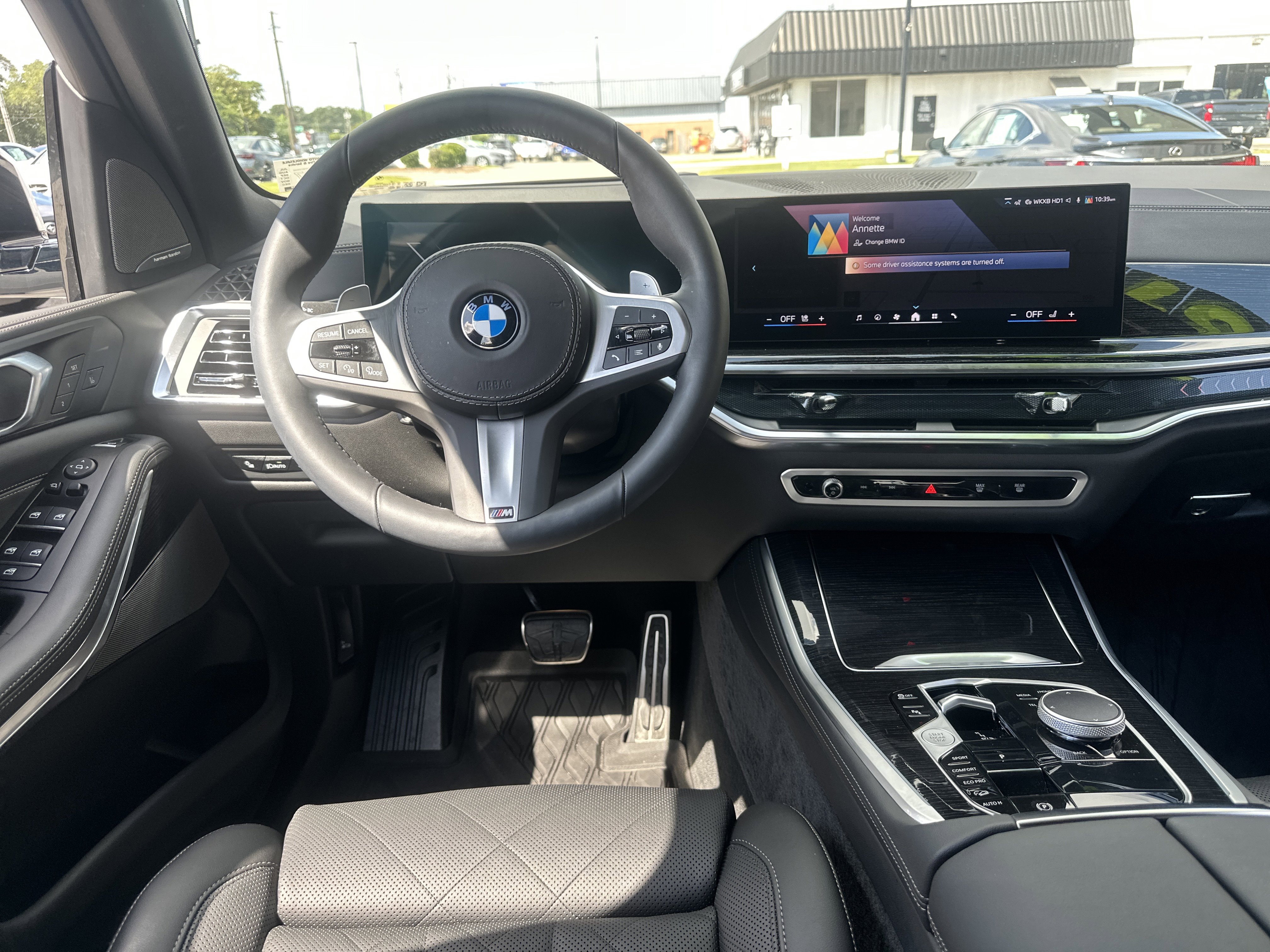 Used 2026 BMW X5 xDrive40i w/ M Sport Package AWD/4WD image 15
