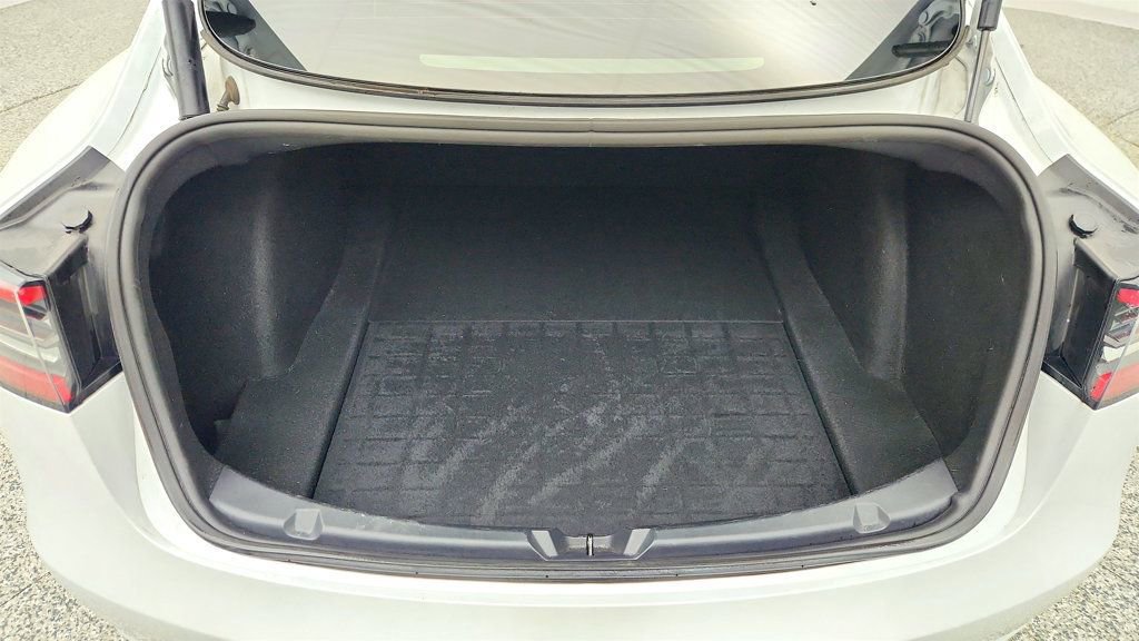 Used 2023 Tesla Model 3 Performance image 26