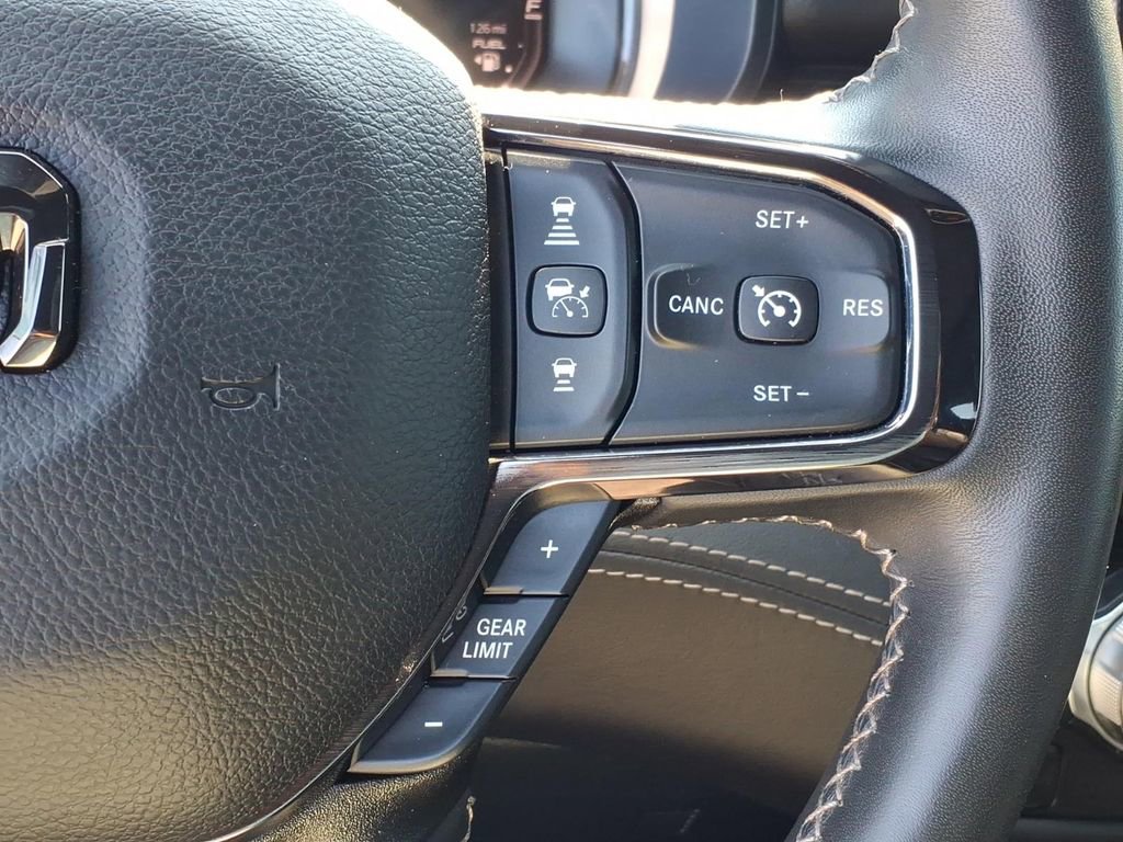 Used 2024 RAM 1500 Limited AWD/4WD image 10