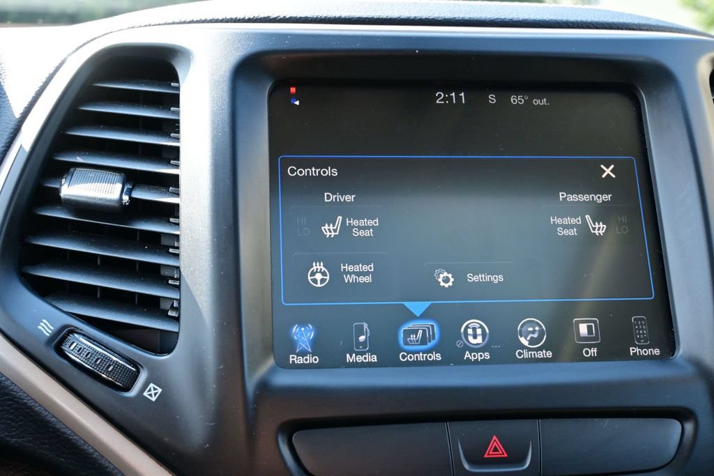 Used 2016 Jeep Cherokee 75th Anniversary AWD/4WD image 35
