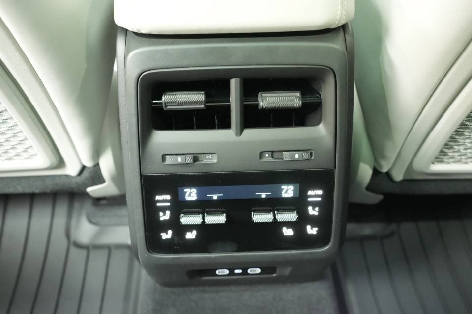 New 2026 Porsche Macan 4 Electric AWD/4WD image 26