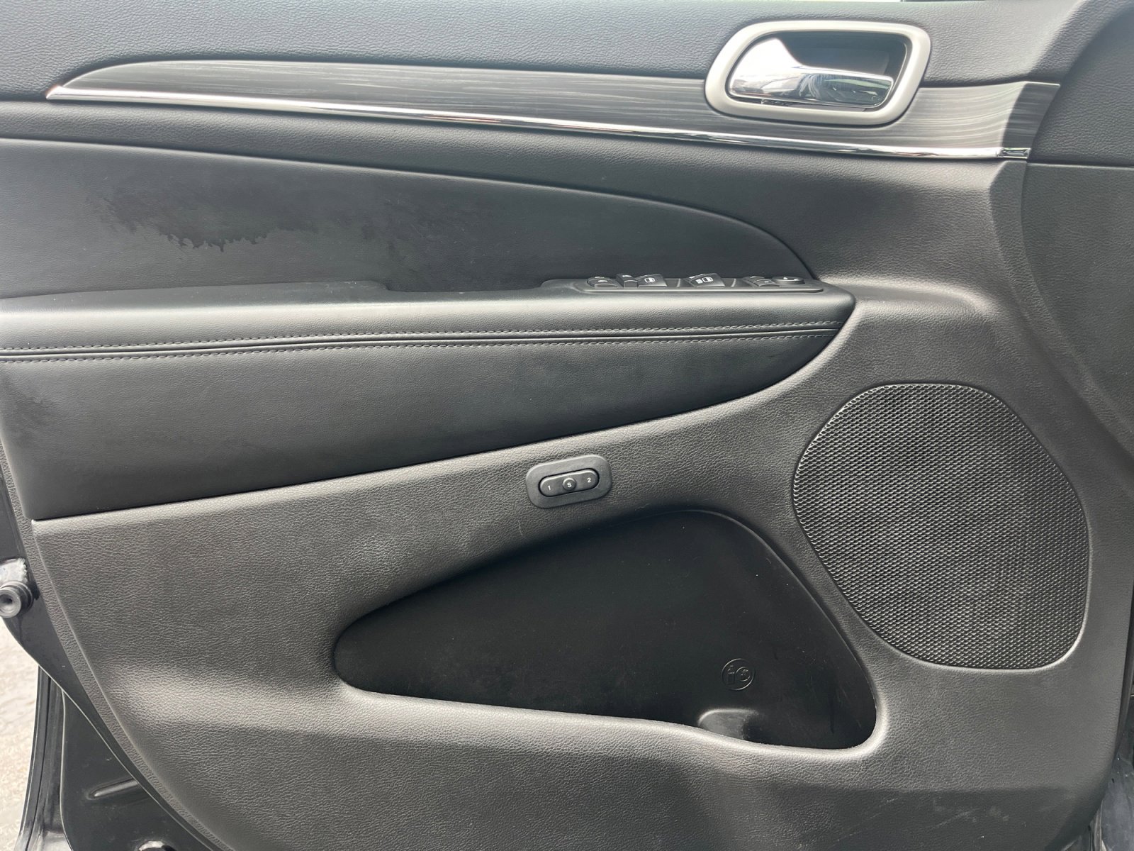 Used 2019 Jeep Grand Cherokee Limited w/ Luxury Group II image 15