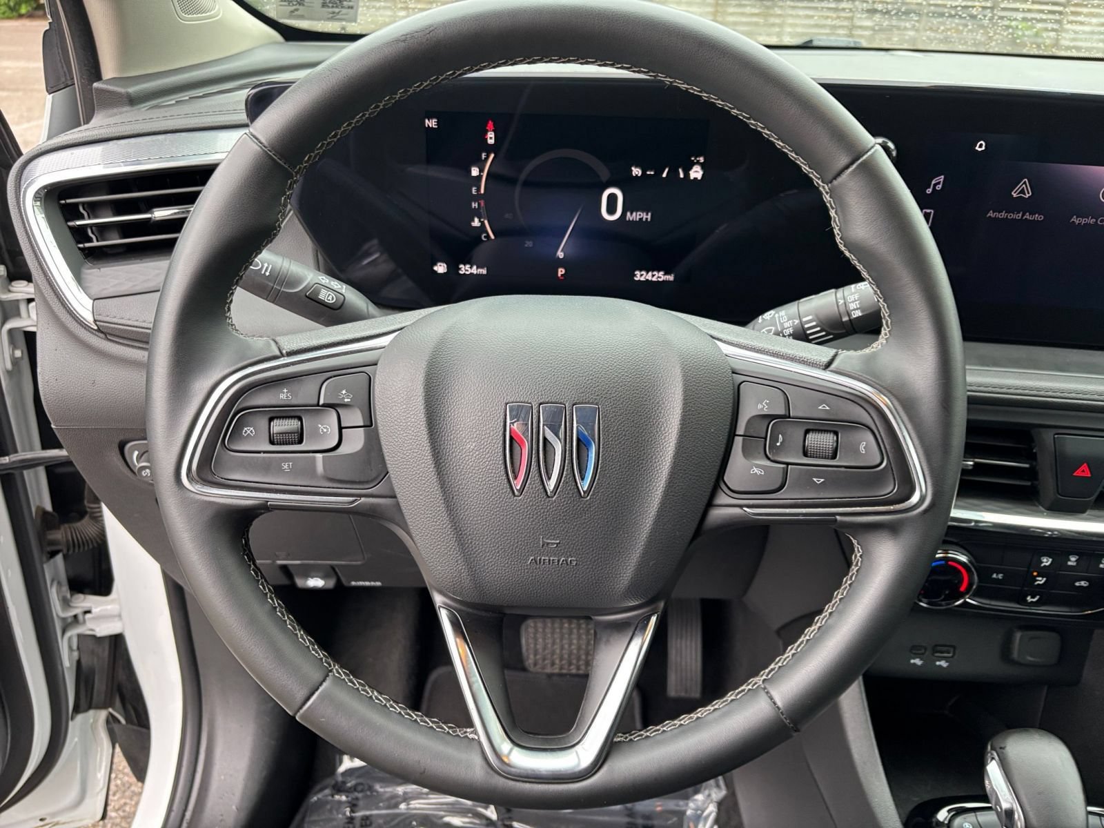 Used 2025 Buick Encore GX Preferred FWD image 28