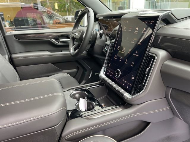New 2026 GMC Yukon Elevation AWD/4WD image 8