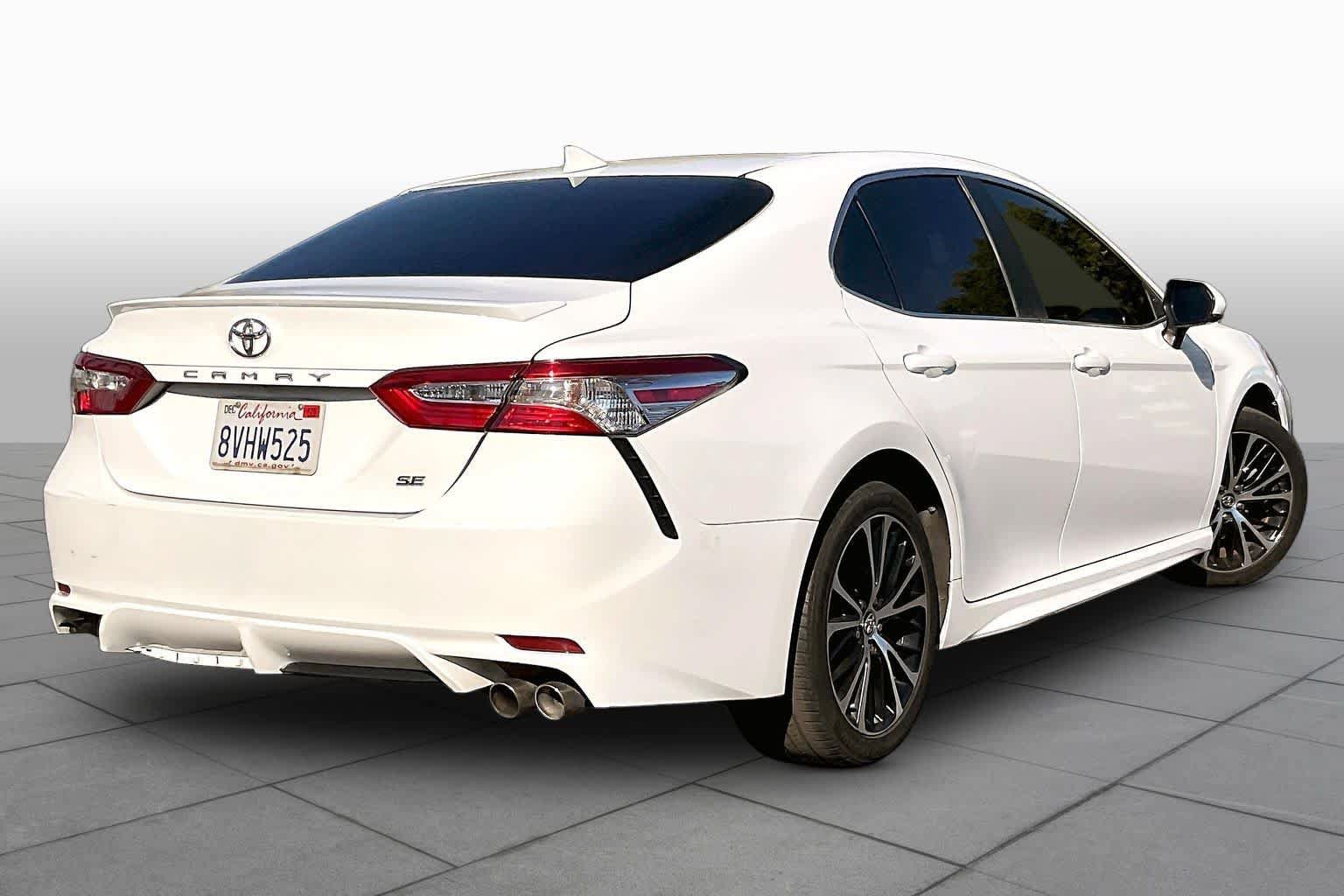 Used 2020 Toyota Camry SE FWD image 12